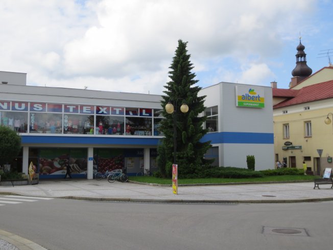 Albert Rožnov pod Radhoštěm nám. TGM