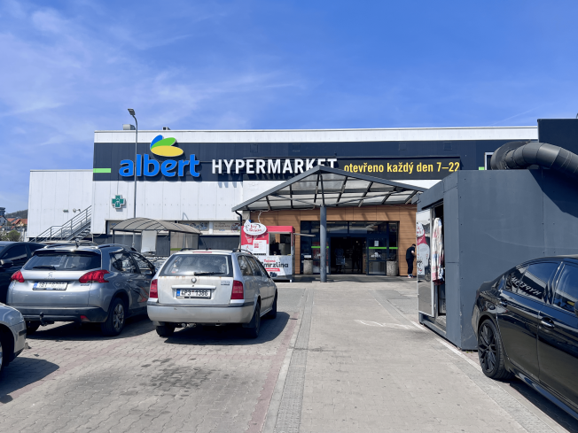 Albert hypermarket Beroun