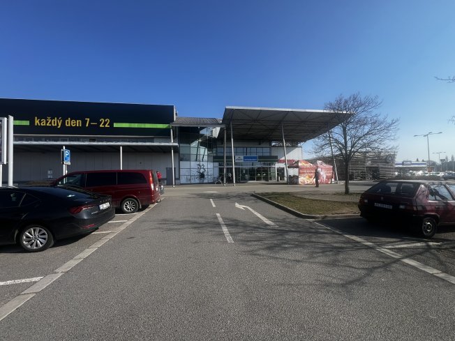 Albert hypermarket Pardubice