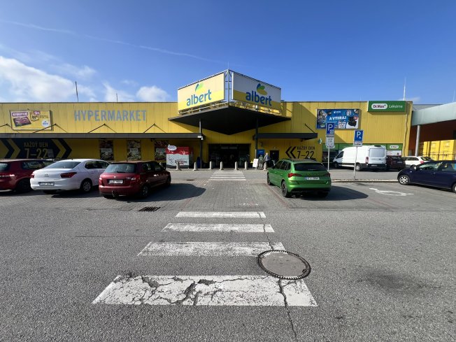 Albert hypermarket Jihlava